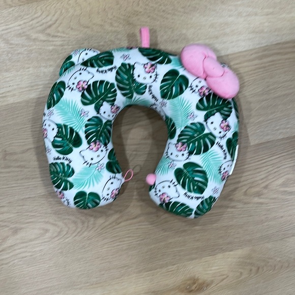 Sanrio Accessories - Hello kitty travel neck pillow